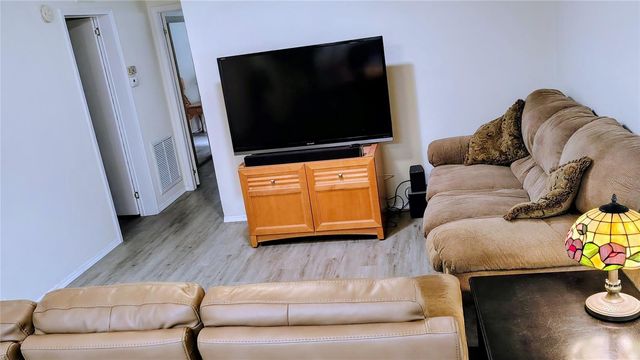 25039 PINE HILL, Leesburg, FL 34748