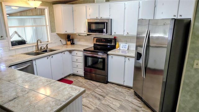 25039 PINE HILL, Leesburg, FL 34748