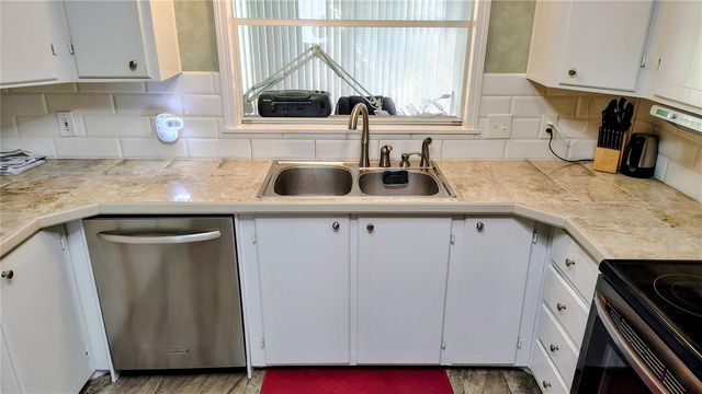 25039 PINE HILL, Leesburg, FL 34748