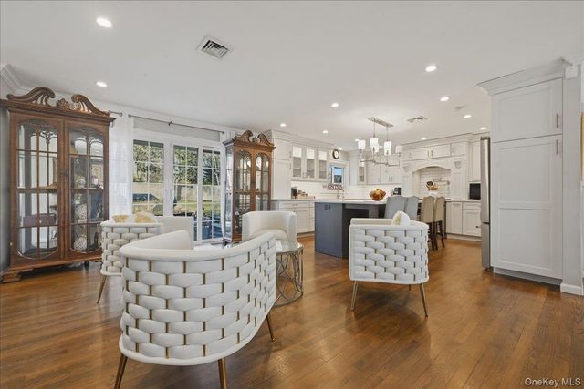 125 Highland Road, Glen Cove, NY 11542