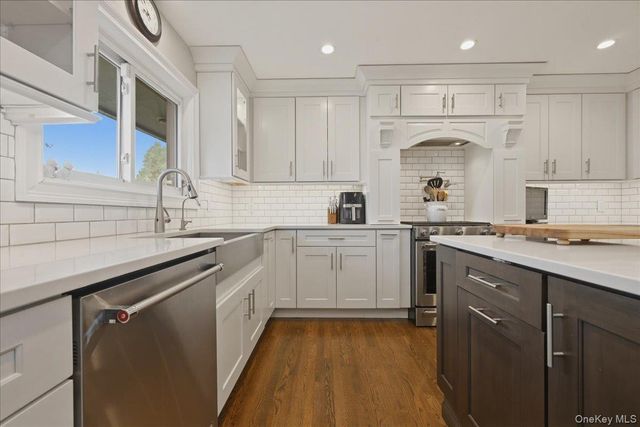 125 Highland Road, Glen Cove, NY 11542