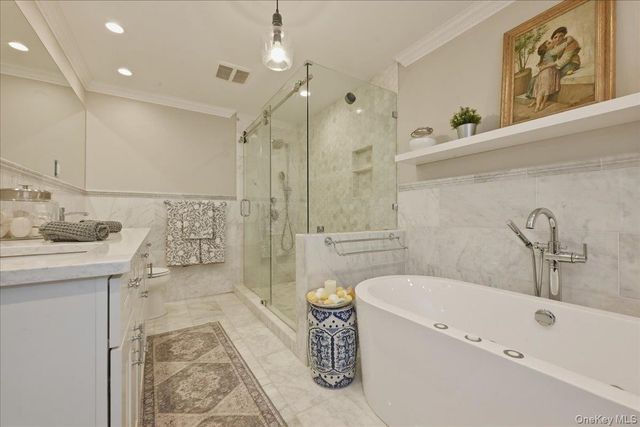 125 Highland Road, Glen Cove, NY 11542