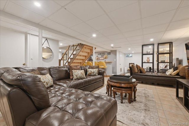 125 Highland Road, Glen Cove, NY 11542