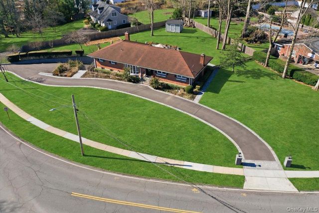 125 Highland Road, Glen Cove, NY 11542