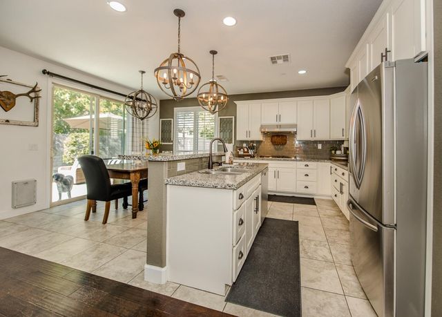 1337 Wawona Ct, Plumas Lake, CA 95961