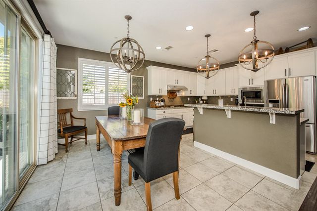 1337 Wawona Ct, Plumas Lake, CA 95961