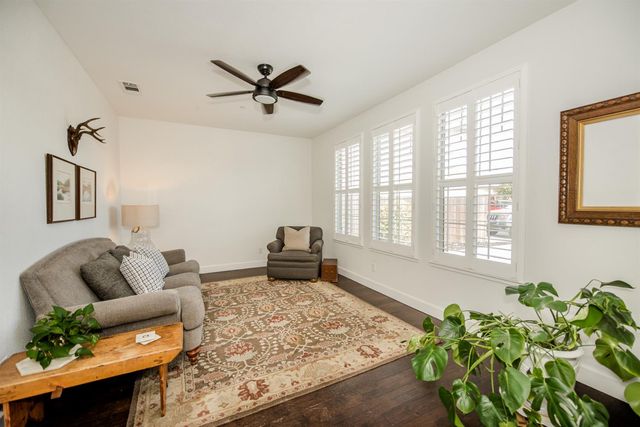 1337 Wawona Ct, Plumas Lake, CA 95961