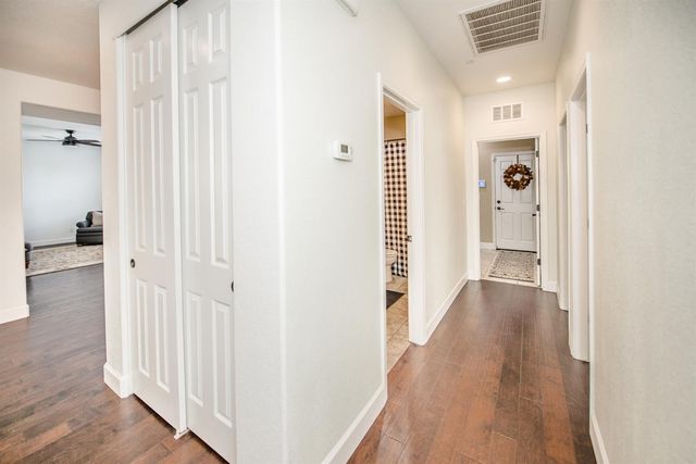 1337 Wawona Ct, Plumas Lake, CA 95961