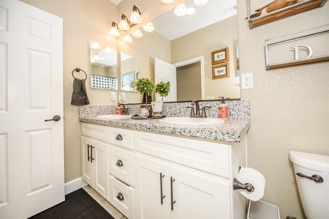 1337 Wawona Ct, Plumas Lake, CA 95961