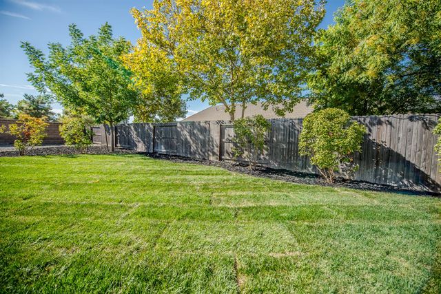 1337 Wawona Ct, Plumas Lake, CA 95961