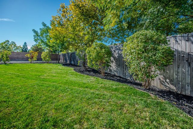 1337 Wawona Ct, Plumas Lake, CA 95961