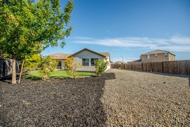 1337 Wawona Ct, Plumas Lake, CA 95961