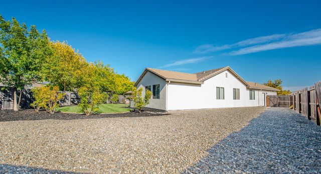 1337 Wawona Ct, Plumas Lake, CA 95961