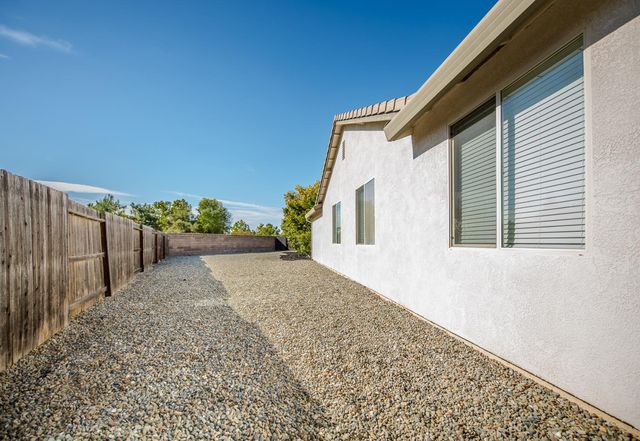 1337 Wawona Ct, Plumas Lake, CA 95961