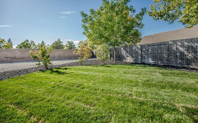 1337 Wawona Ct, Plumas Lake, CA 95961