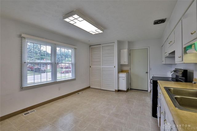 4307 Meadowcroft Road, Dayton, OH 45429