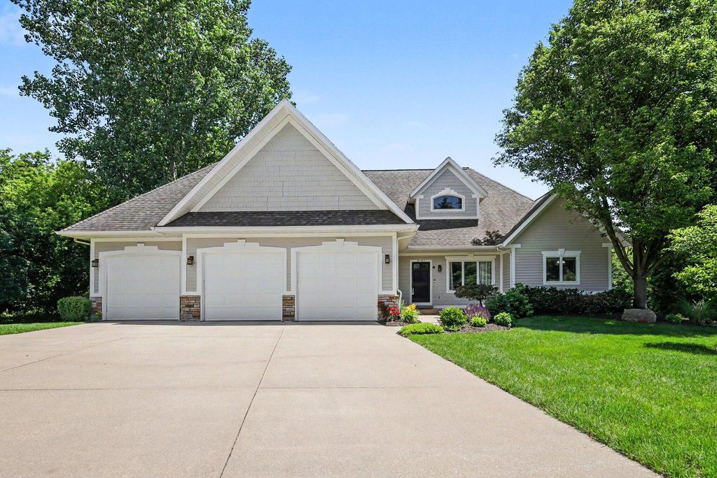 3404 Glenstone Court SE 18, Grand Rapids, MI 49546