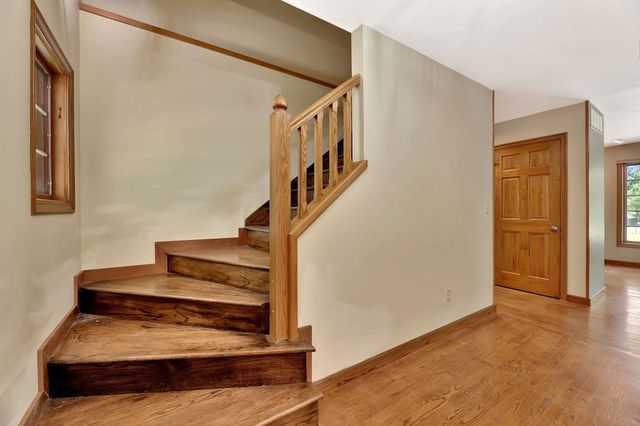 2530 N Greenleaf Ct, Wichita, KS 67226