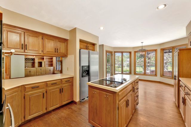 2530 N Greenleaf Ct, Wichita, KS 67226