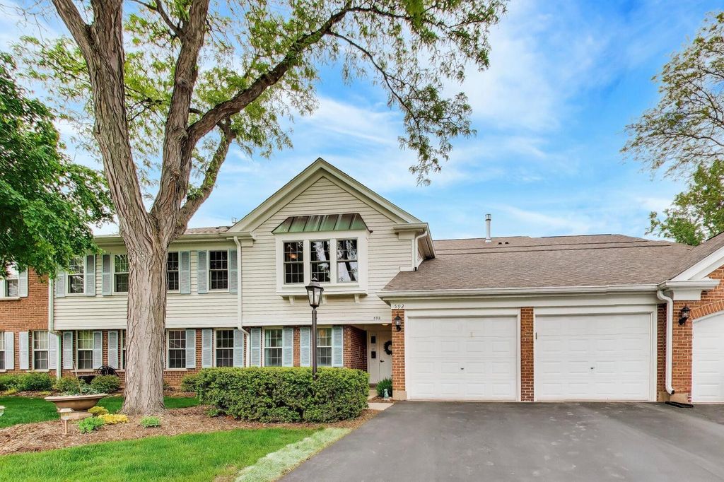 592 Edinburgh Lane B, Prospect Heights, IL 60070
