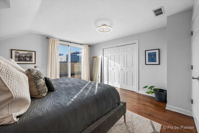 2216 N Hamilton Avenue 3, Chicago, IL 60647