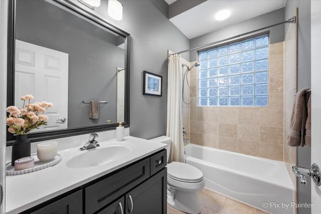 2216 N Hamilton Avenue 3, Chicago, IL 60647