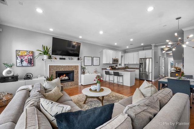 2216 N Hamilton Avenue 3, Chicago, IL 60647