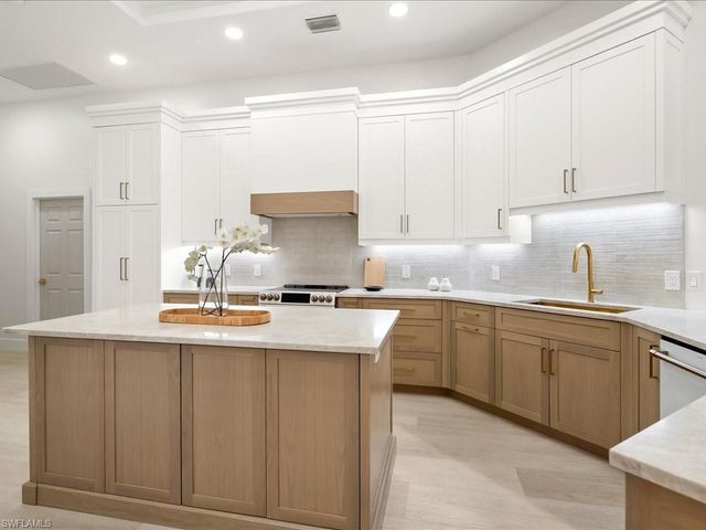 9541 Wilshire Lakes BLVD, Naples, FL 34109