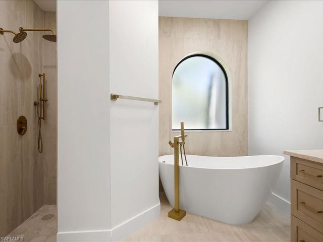 9541 Wilshire Lakes BLVD, Naples, FL 34109