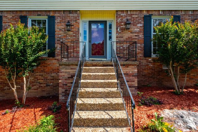 26 Longlea Drive, Little Rock, AR 72212