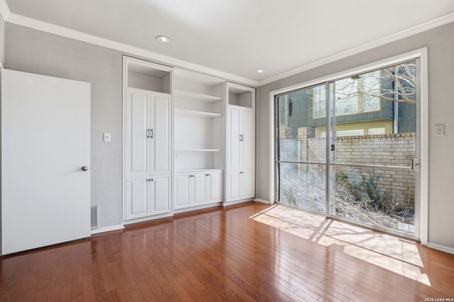 3678 Hidden Dr Apt 902, San Antonio, TX 78217