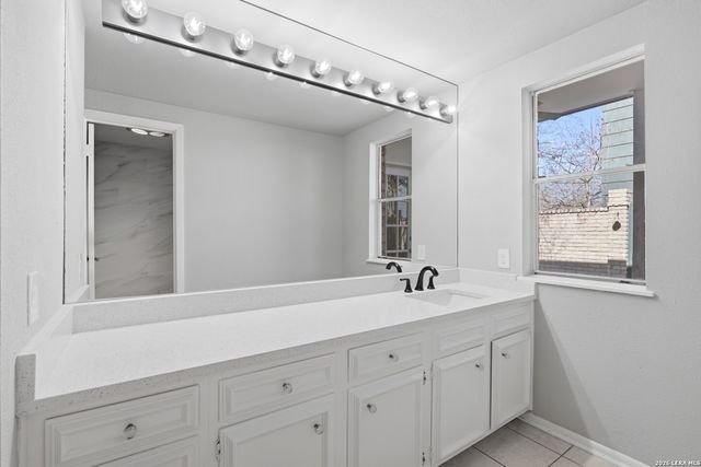 3678 Hidden Dr Apt 902, San Antonio, TX 78217