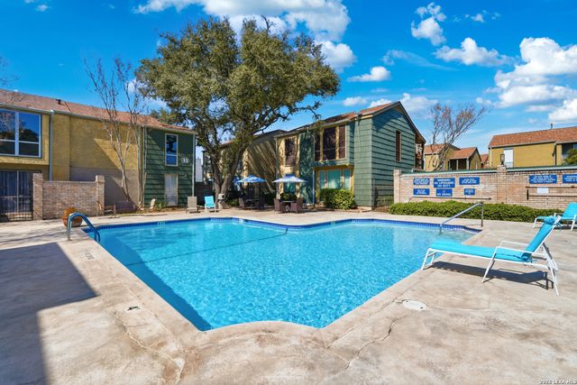 3678 Hidden Dr Apt 902, San Antonio, TX 78217