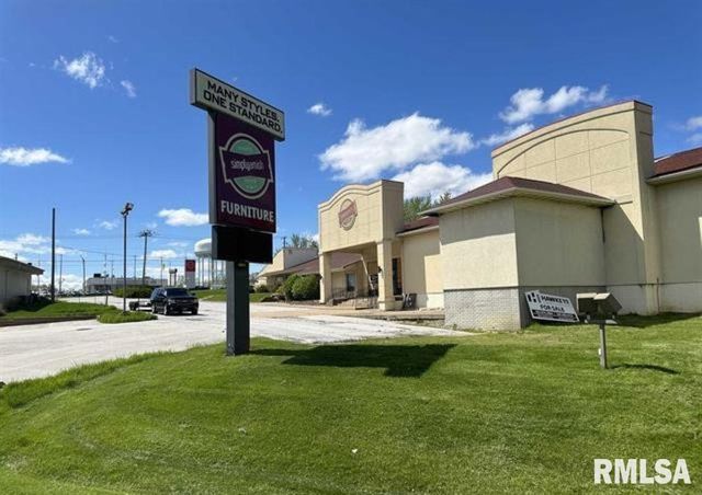 3711 HARRISON Street, Davenport, IA 52806