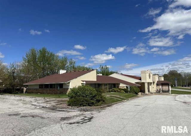 3711 HARRISON Street, Davenport, IA 52806