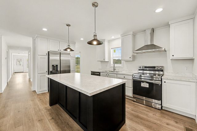 1344 Givhans Road, Ridgeville, SC 29472