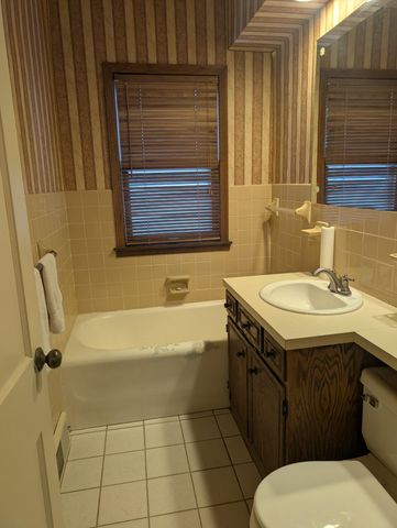 3907 Vincent Avenue N, Minneapolis, MN 55412