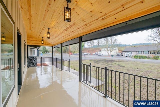 28411 Liberty Rd, Sweet Home, OR 97386