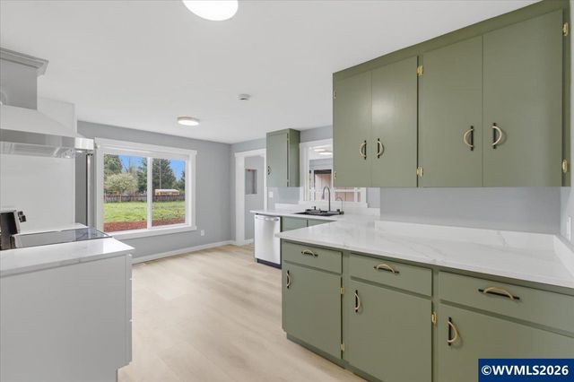 28411 Liberty Rd, Sweet Home, OR 97386