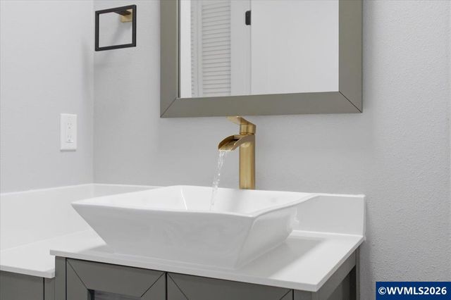 28411 Liberty Rd, Sweet Home, OR 97386