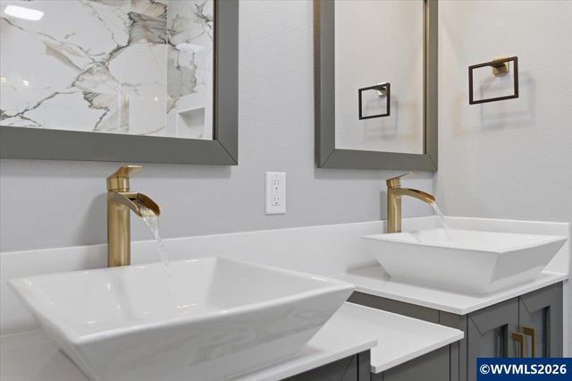 28411 Liberty Rd, Sweet Home, OR 97386