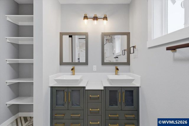 28411 Liberty Rd, Sweet Home, OR 97386