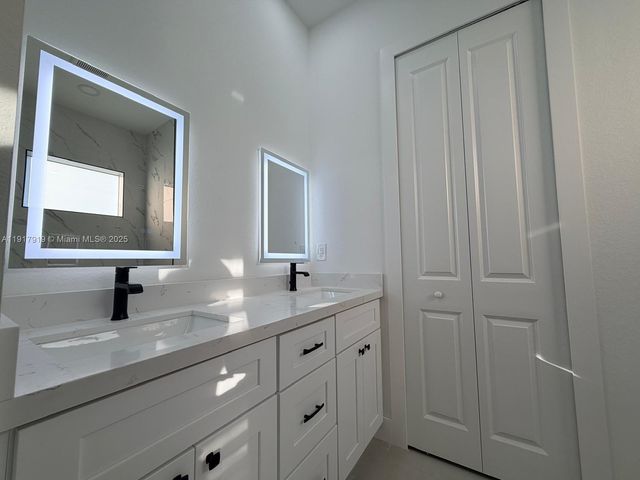 1144 Mobley ST E, Lehigh Acres, FL 33974