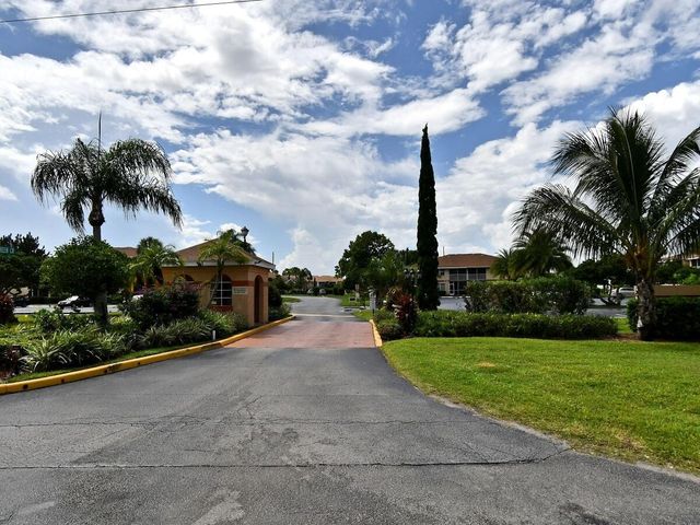 1548 SE Royal Green Circle M108, Port St Lucie, FL 34952