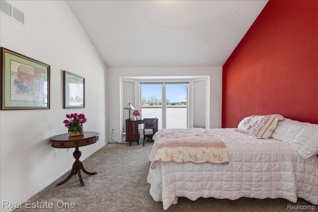 460 Golf Villa Drive 9, Oxford Charter Township, MI 48371