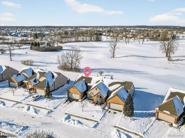 460 Golf Villa Drive 9, Oxford Charter Township, MI 48371