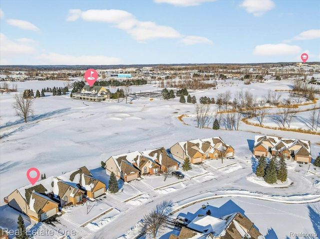 460 Golf Villa Drive 9, Oxford Charter Township, MI 48371