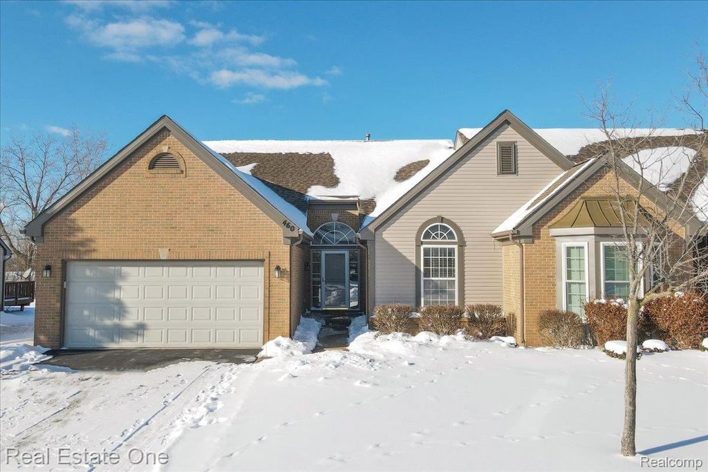 460 Golf Villa Drive 9, Oxford Charter Township, MI 48371