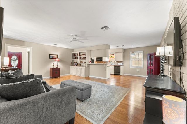 12502 Maxim Drive, Houston, TX 77065