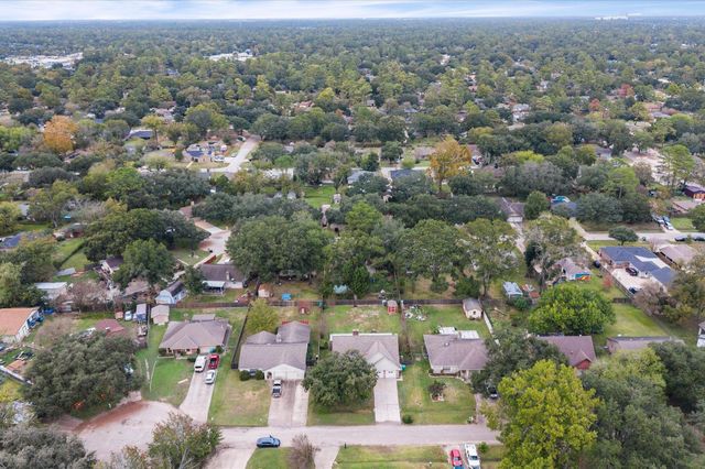 12502 Maxim Drive, Houston, TX 77065